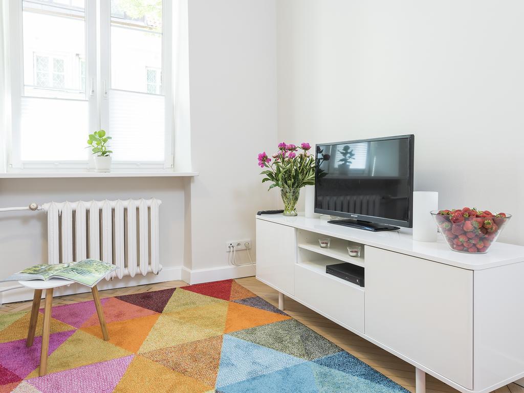 Delightful New Town Square Apartment Варшава Экстерьер фото