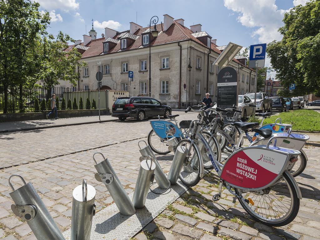 Delightful New Town Square Apartment Варшава Экстерьер фото